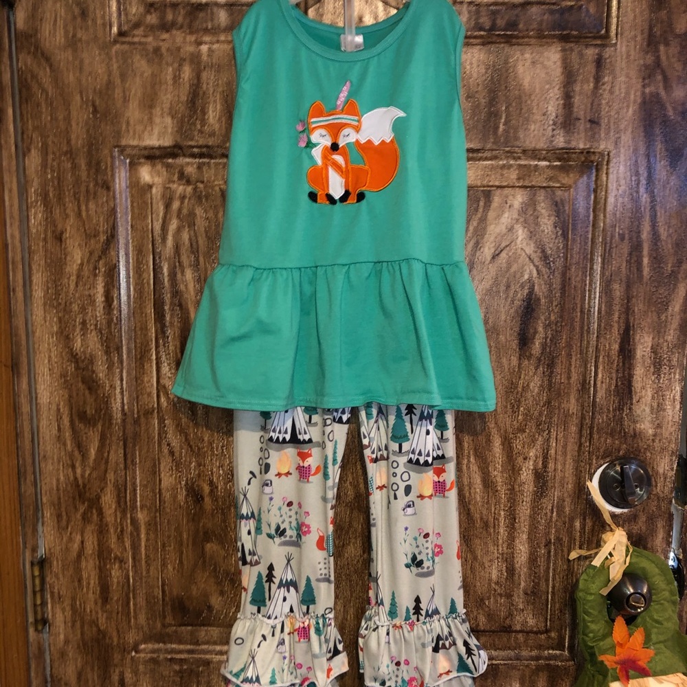 🚫Boutique Fox outfit